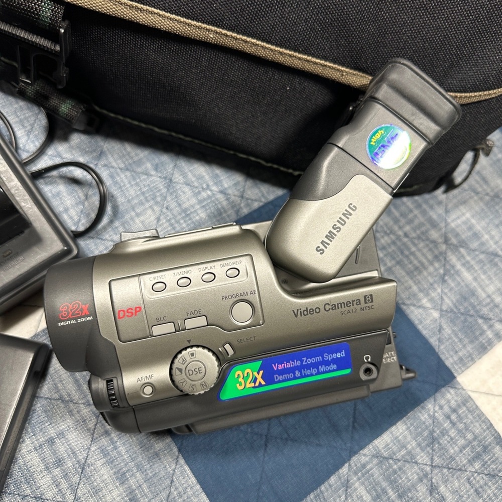 Tested Working Samsung Video Camera 8 SCA12 NTSC 8mm Camcorder 32x Zoom Bundle